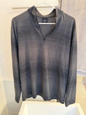 Oakley Men’s Charcoal Half-Zip Performance Pullover